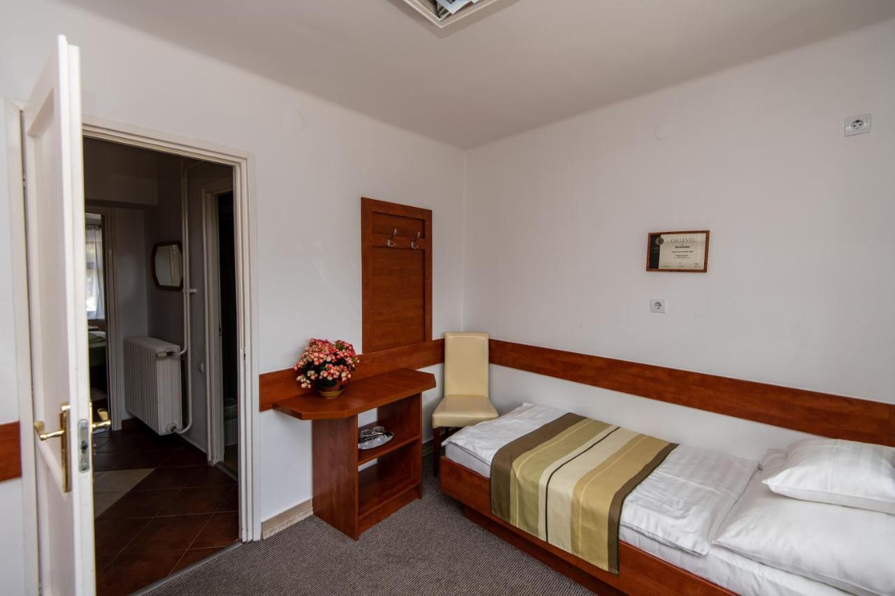 Bed and Breakfast Fenyes Vinorium Ödenburg Exterior foto